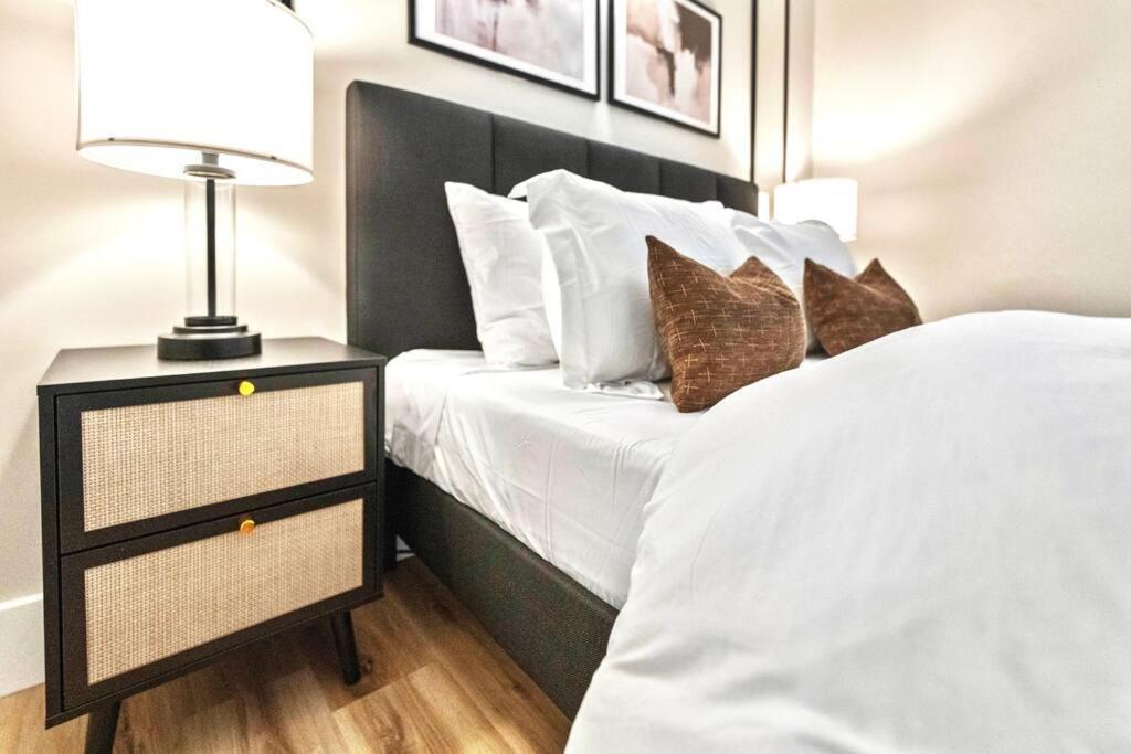Brand New Cozy Modern Bungalow W/Hot Tub+Movieroom 7 Min From Uptown Charlotte Exterior foto